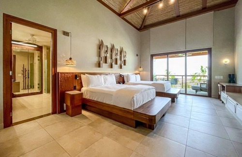Pristine Bay Hotel | Deluxe Double Room at Las Verandas (2)