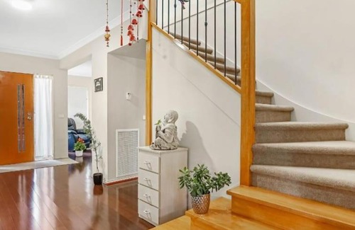 Point Cook House | Deluxe Double Room with private shower