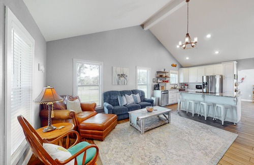 Rockport House | Deluxe Getaway on Big Corner Lot - Great Locale Near Bay
