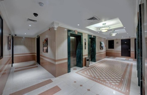 Trade Center House | Deluxe King Room DIFC Metro by Luxury Bookings