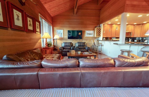 Mammoth Lakes Condo | Deluxe Mountain Townhome, 2 Master Suites. Large Private Deck & Washer/Dryer
