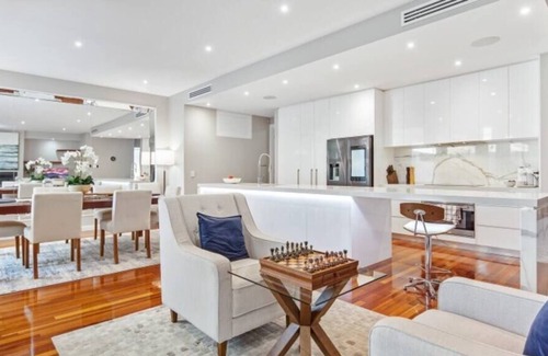 Norwood House | DELUXE Norwood, 3 bdrms, pool, wifi sleeps 6