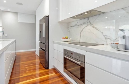 Norwood House | DELUXE Norwood, 3 bdrms, pool, wifi sleeps 6