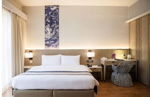 Patong Hotel | Deluxe Partial SEA-VIEW Room #02