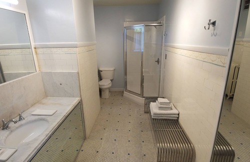 Laurium Hotel | Deluxe Queen with Park View