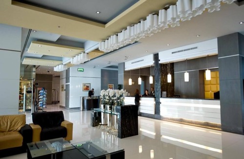 Al Qusais House | Deluxe Room In Al Qusais 3 By Luxury Bookings
