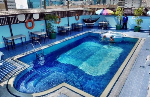 Al Muraqqabat Apartment | Deluxe Room Near By Deira Clocktower