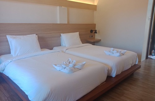 Batubelig Resort | Deluxe Rooms, only 5 mins walk to Batu Belig Beach
