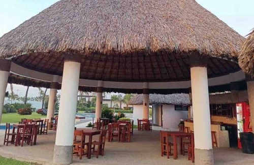 Boulevard Barra Vieja Apartment | Deluxe & spacious apt w/beach club & big pool