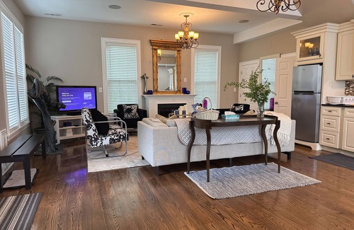 West Newton House | Deluxe Spacious 2-bedroom 2-story with gas fireplace Guest House