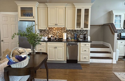 West Newton House | Deluxe Spacious 2-bedroom 2-story with gas fireplace Guest House