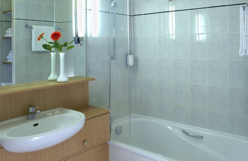 Quartier de la Roquette Apartment | Deluxe Studio Located Between Bastille Marais