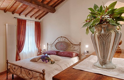Monteriggioni Apartment | Deluxe Suite B at Relais La Costa