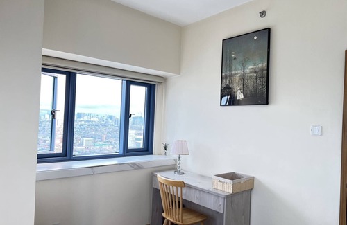 669 Ermita Apartment | Deluxe three-bed room with sea view.