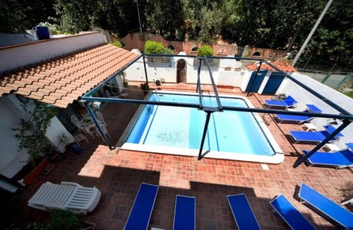 Ischia Porto House | Deluxe Two-Bedroom Apartment in Residence in the center of Ischia Porto