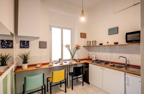 Rione III Colonna House | Deluxe Two Bedroom Apartment - at the Spanish Steps