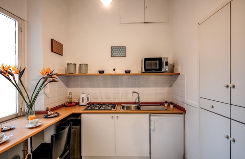 Rione III Colonna House | Deluxe Two Bedroom Apartment - at the Spanish Steps