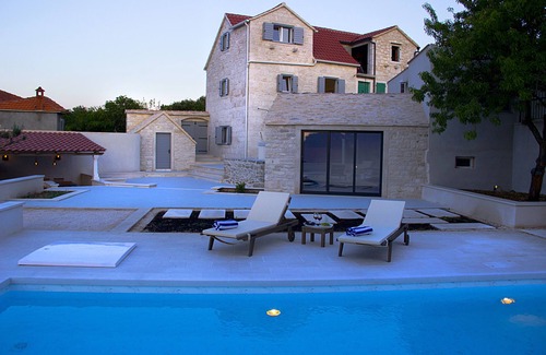 Supetar Villa | Deluxe Villa Komelo- Stone House In Skrip The Oldest Village On The Island Brac