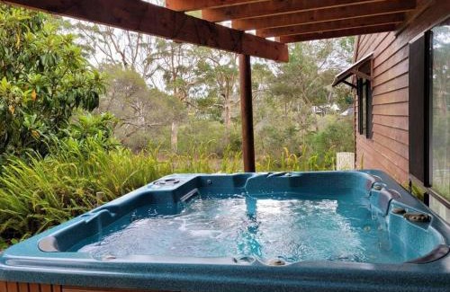Ocean Beach Ski Chalet | Denmark Retreat by the river - Next to inlet & Bibbulmun Track with spa