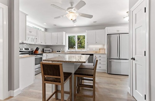 Dennis House | Dennis Dreams: 037-D Heated Pool, Walk to Mayflower Beach, Sleeps 10 w/Guest House in Dennis