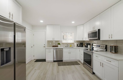 Northwest Arvada House | DenverStays: 5BR Stylish and Modern Home w/Garage, great for pets and families!