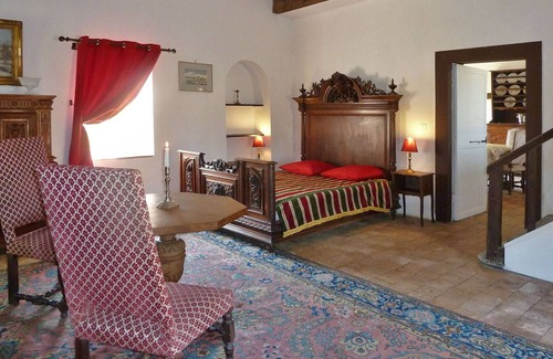 Chateau-sur-Allier House | Dependance of a 16th century castle listed as an historical monument!