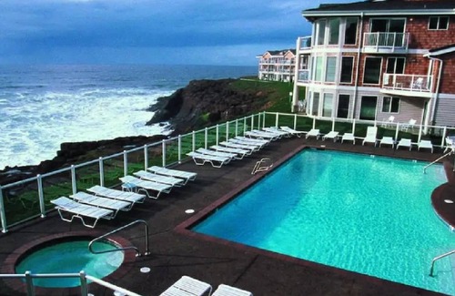 Depoe Bay Condo | Depoe Bay Condo! Right on the Ocean! Fantastic Views!