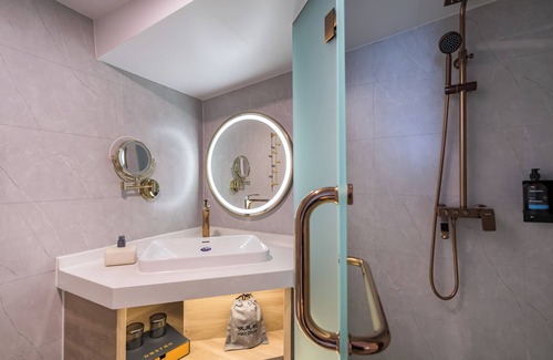 Middle Chaoyang Hotel | Dequan Hotel Shilibao Branch