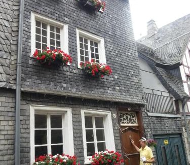 Monschau Bed & Breakfast | Der kleine Globetrotter