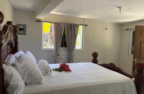 Hopewell House | Derbys Beach Escape