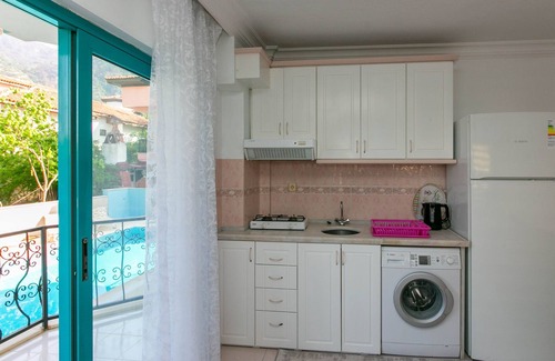 Icmeler Apartment | Dere Apartment 1 Icmeler Daily Weekly Rentals