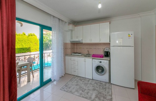 Icmeler Apartment | Dere Apartment 1 Icmeler Daily Weekly Rentals