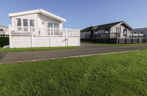 Southerness Cottage | DERSHEL LODGE, luxury holiday cottage, with a garden in Southerness