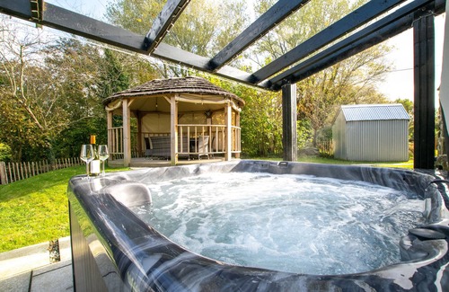 Bow Street House | Derwen - Two Bedroom House, Sleeps 4