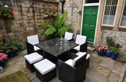 Matlock House | Derwent House ideal for groups or a special occasion. All prices fully inclusive