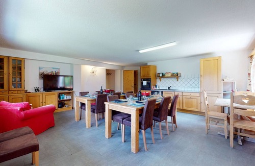 Nendaz Apartment | Des Alpes (004) - ON THE SLOPES apartment 16 pers