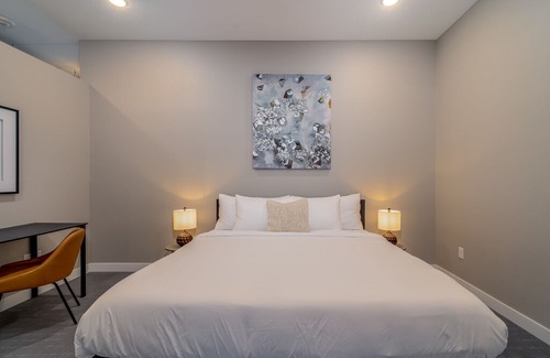Downtown Des Moines Apartment | Des Moines | Classy 2BD/2BA Downtown Apartment