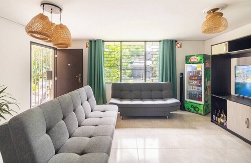 Laureles - Estadio House | Descanso, Comodidad y Diversión, 3 Habitaciones y Jacuzzi