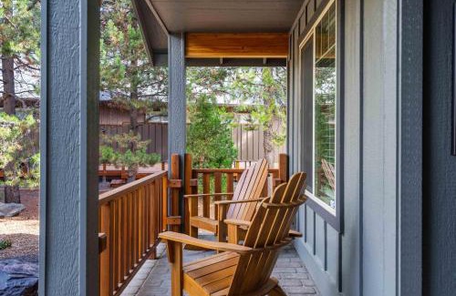 Three Rivers House | Deschutes Riverhaus - Meredith Lodging