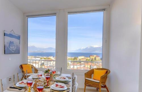 Desenzano del Garda Apartment | DesenzanoLoft Official Partner Homes & Villas by Marriott Bonvoy - Window of Lake Family Apartment with Parking Spot