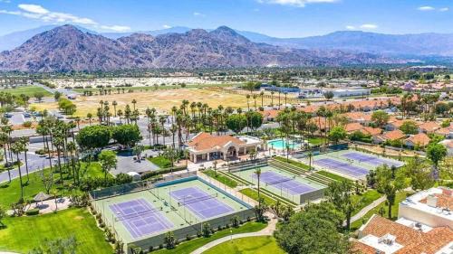 Palm Desert Apartment | Desert Breezes Resort Studio Apartment with Resort Access