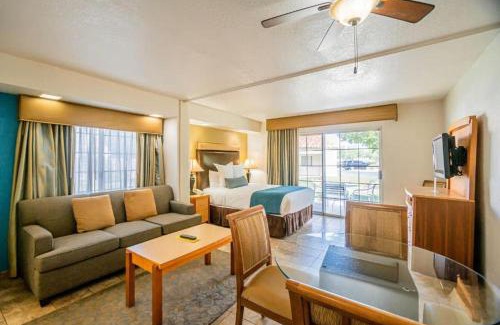 Palm Desert Apartment | Desert Breezes Resort Studio Apartment with Resort Access