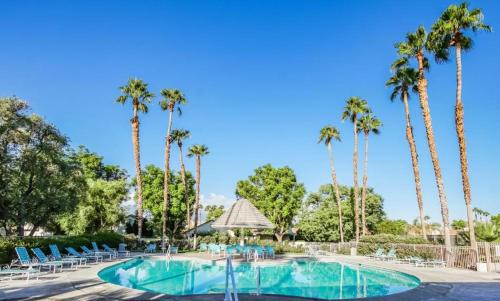 Palm Desert Apartment | Desert Breezes Resort 2 Bedroom Apartment with Resort Access