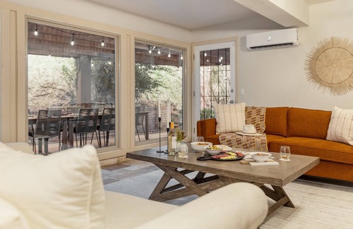Palm Canyon Villa | Desert Lagoon by AvantStay | Luxury Phoenix Home w/ Entertainer’s Backyard