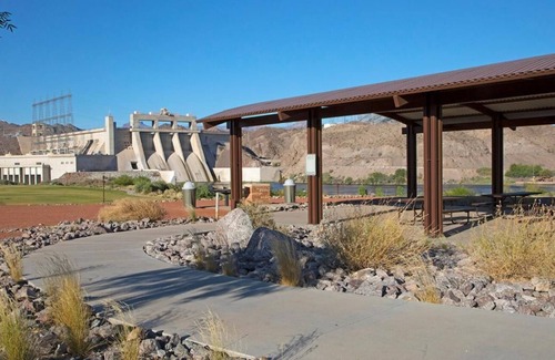 Laughlin House | Desert Oasis In The Heart Of Laughlin! 4 Stylish Units for Families On A Budget!