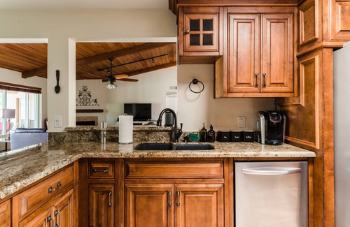 Ryan Estates Villa | Desert Ridge by Avantstay Spacious Oasis w/Pool & Hot Tub