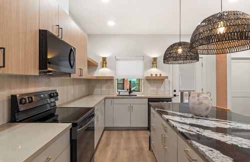 Greater East End House | Desert Rose Dream Home - Modern Luxury Escape Amazing Patio @RevitalizedEastEnd