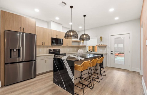 Greater East End House | Desert Rose Dream Home - Modern Luxury Escape Amazing Patio @RevitalizedEastEnd
