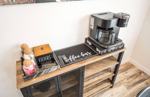 Las Cruces House | Desert Sanctuary Retreat! Pet Friendly! Hot tub!