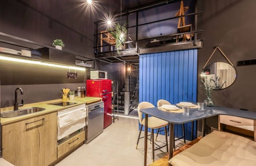 Embajadores Apartment | Design and Elegance in the Heart of Madrid